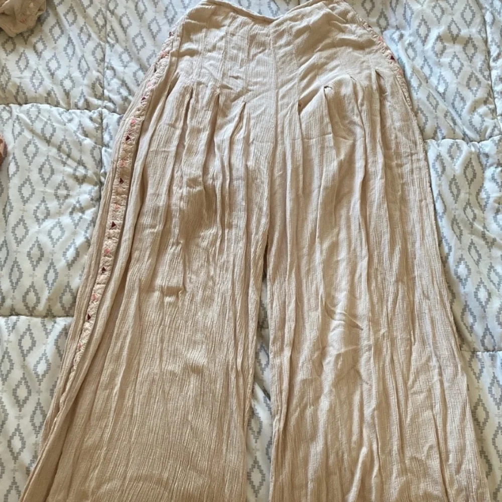 Free People Embroidered set crop top and pants - Picture 4 of 5